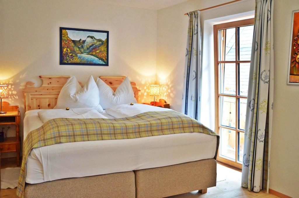 Seewirt Zauner - Contactless Check In Hallstatt Room photo