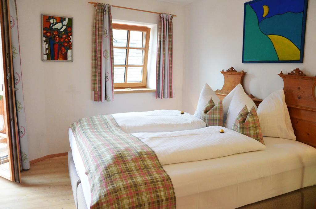 Seewirt Zauner - Contactless Check In Hallstatt Room photo