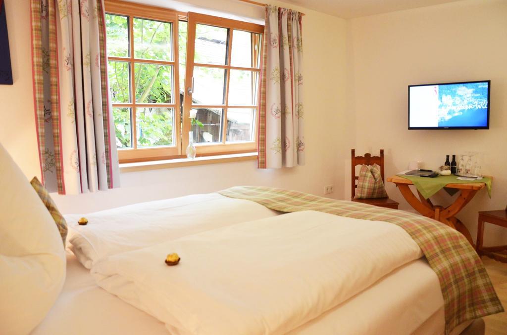 Seewirt Zauner - Contactless Check In Hallstatt Room photo